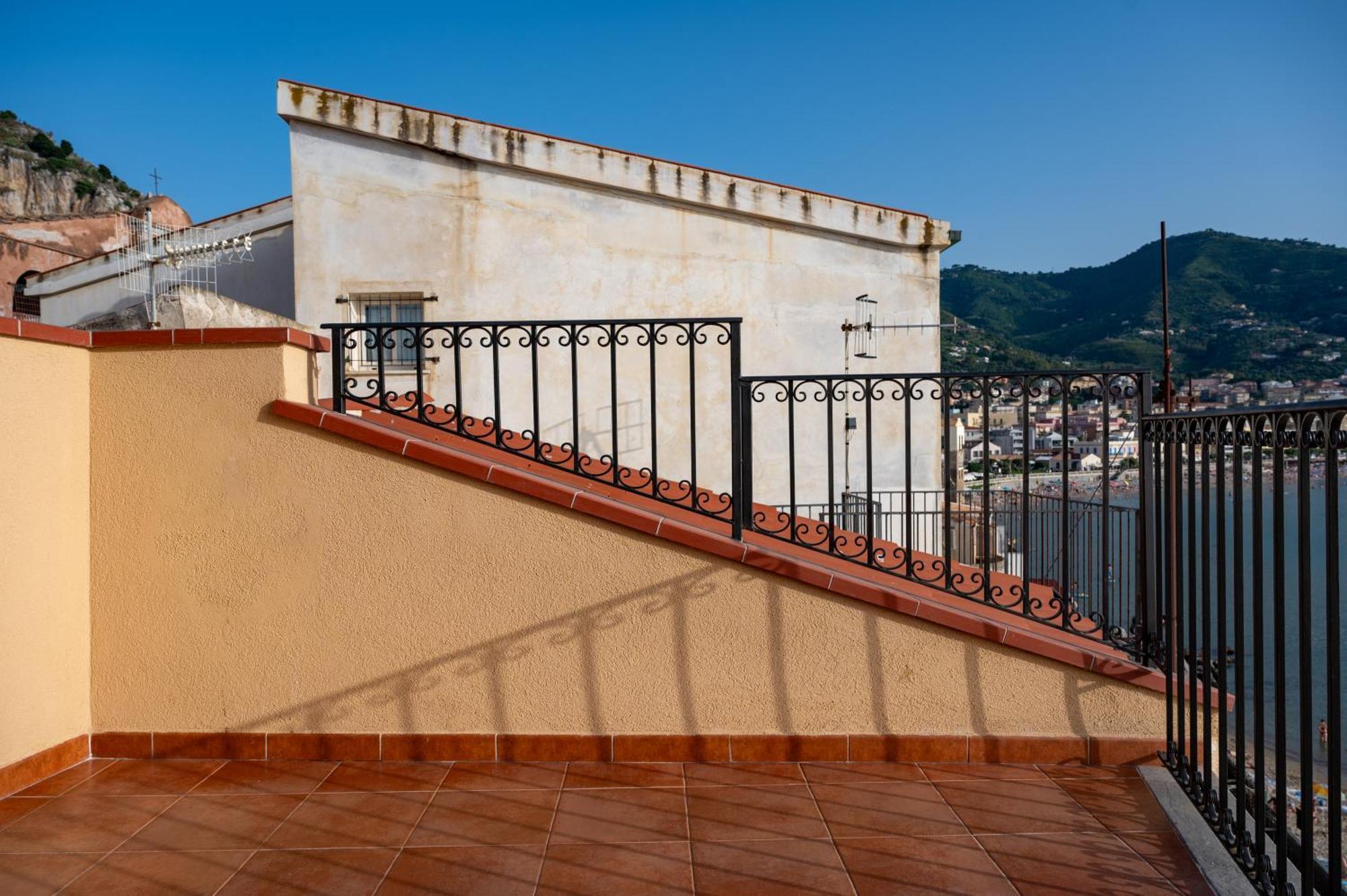 Casa Vacanze Tramonto Alla Marina Apartment Cefalu Exterior photo