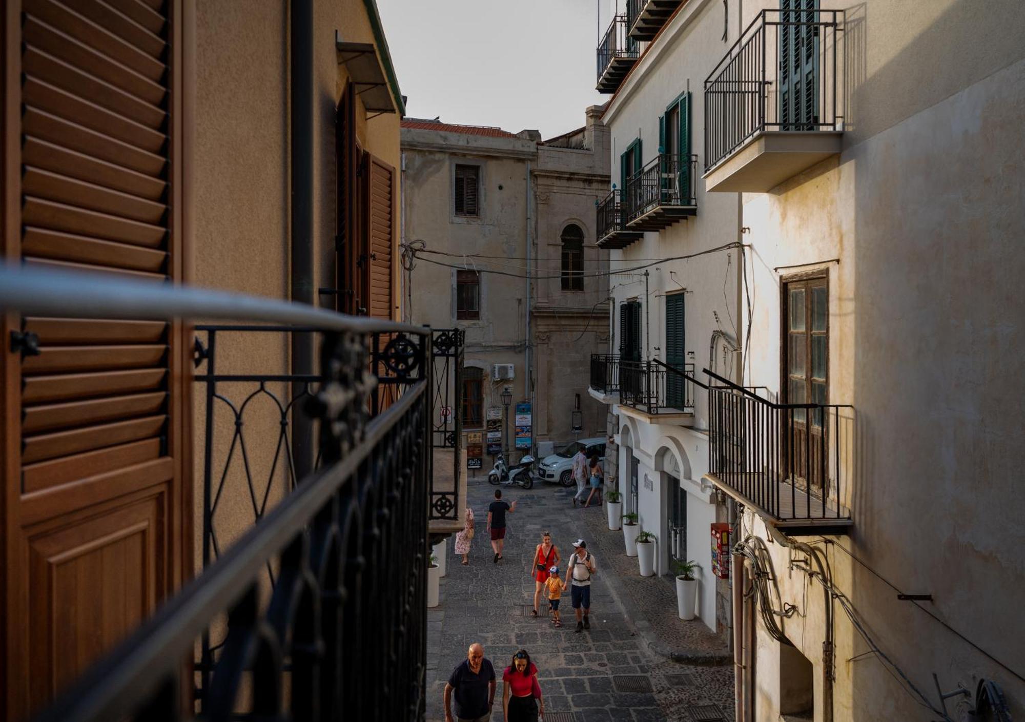 Casa Vacanze Tramonto Alla Marina Apartment Cefalu Exterior photo