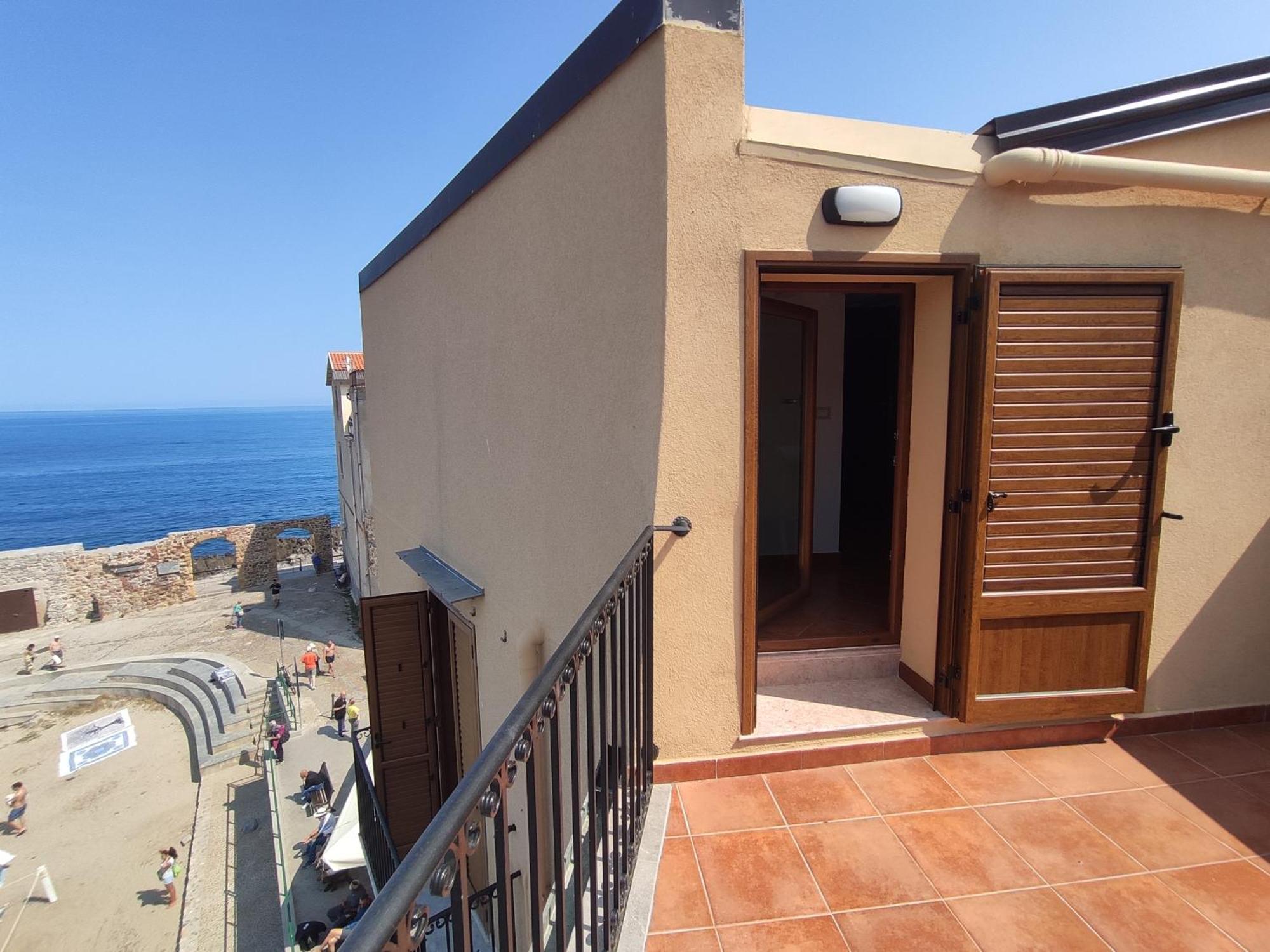 Casa Vacanze Tramonto Alla Marina Cefalu Exterior photo